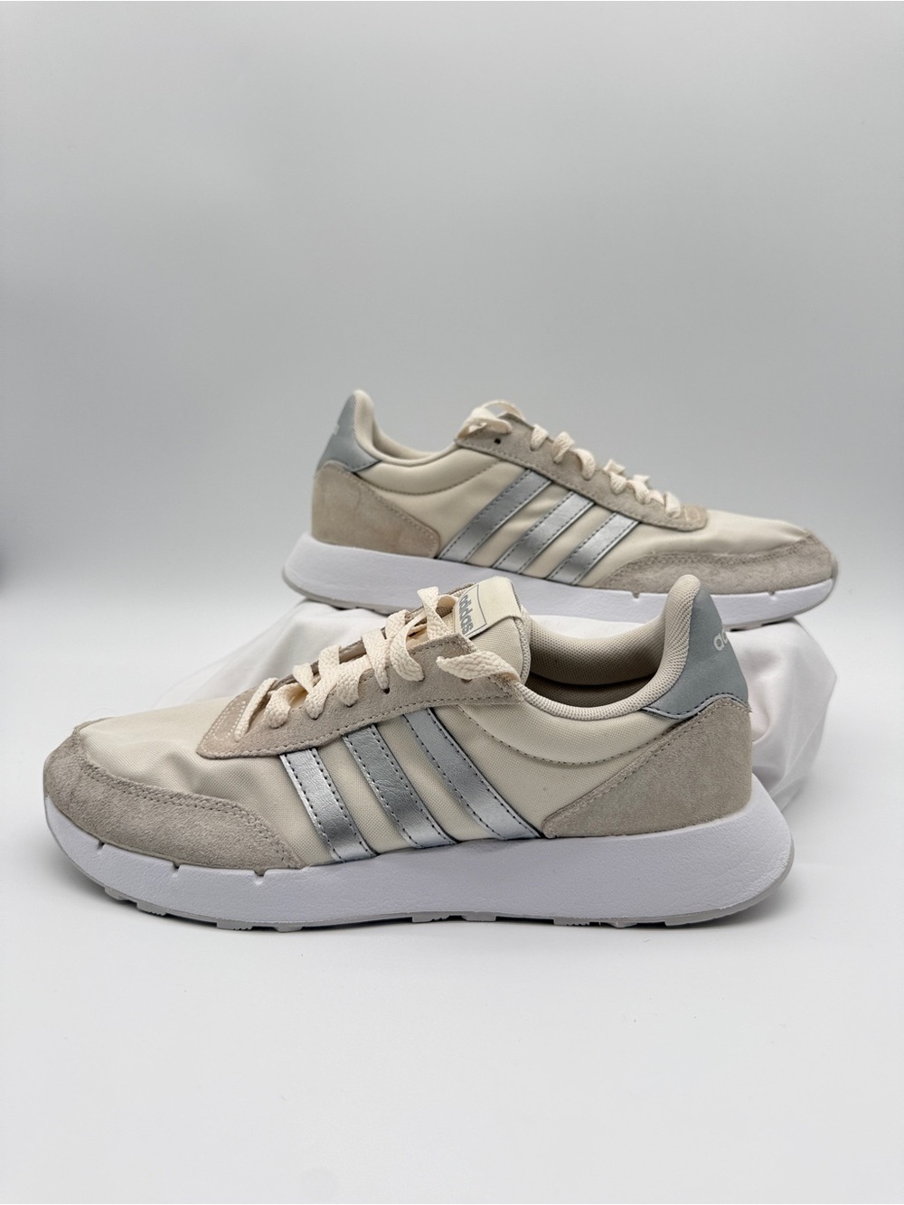 Adidas Run 60s 2.0 Cream Gray Sneakers Women’s Size 8 Casual Retro